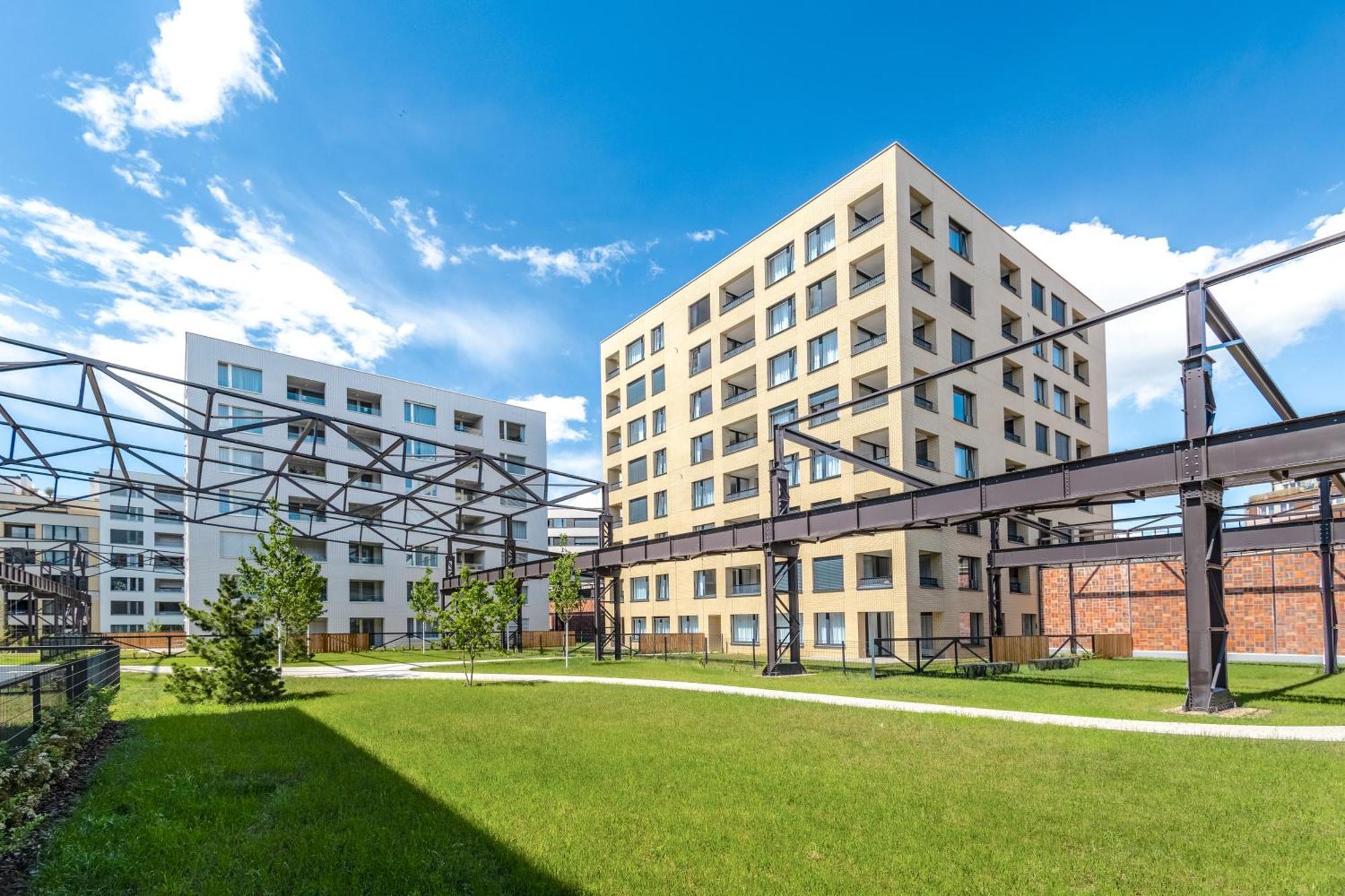Bright 2Br - 7Th Floor, Balcony, Free Parking By Gravity Prague Leilighet Eksteriør bilde