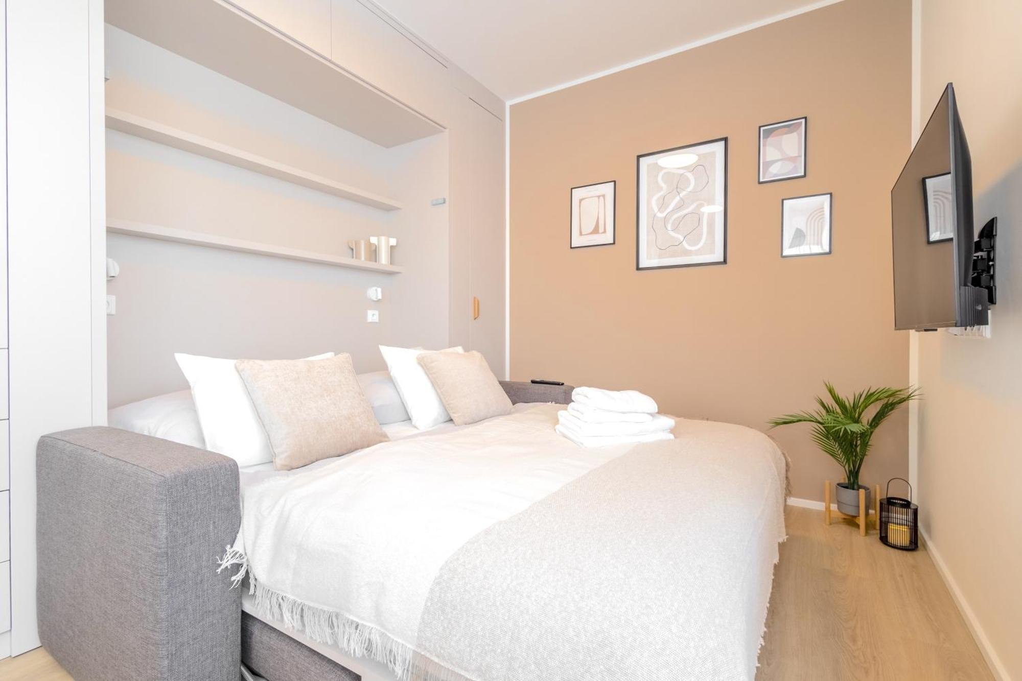 Bright 2Br - 7Th Floor, Balcony, Free Parking By Gravity Prague Leilighet Eksteriør bilde