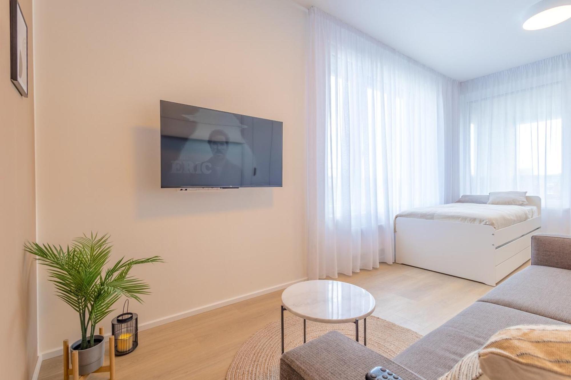Bright 2Br - 7Th Floor, Balcony, Free Parking By Gravity Prague Leilighet Eksteriør bilde