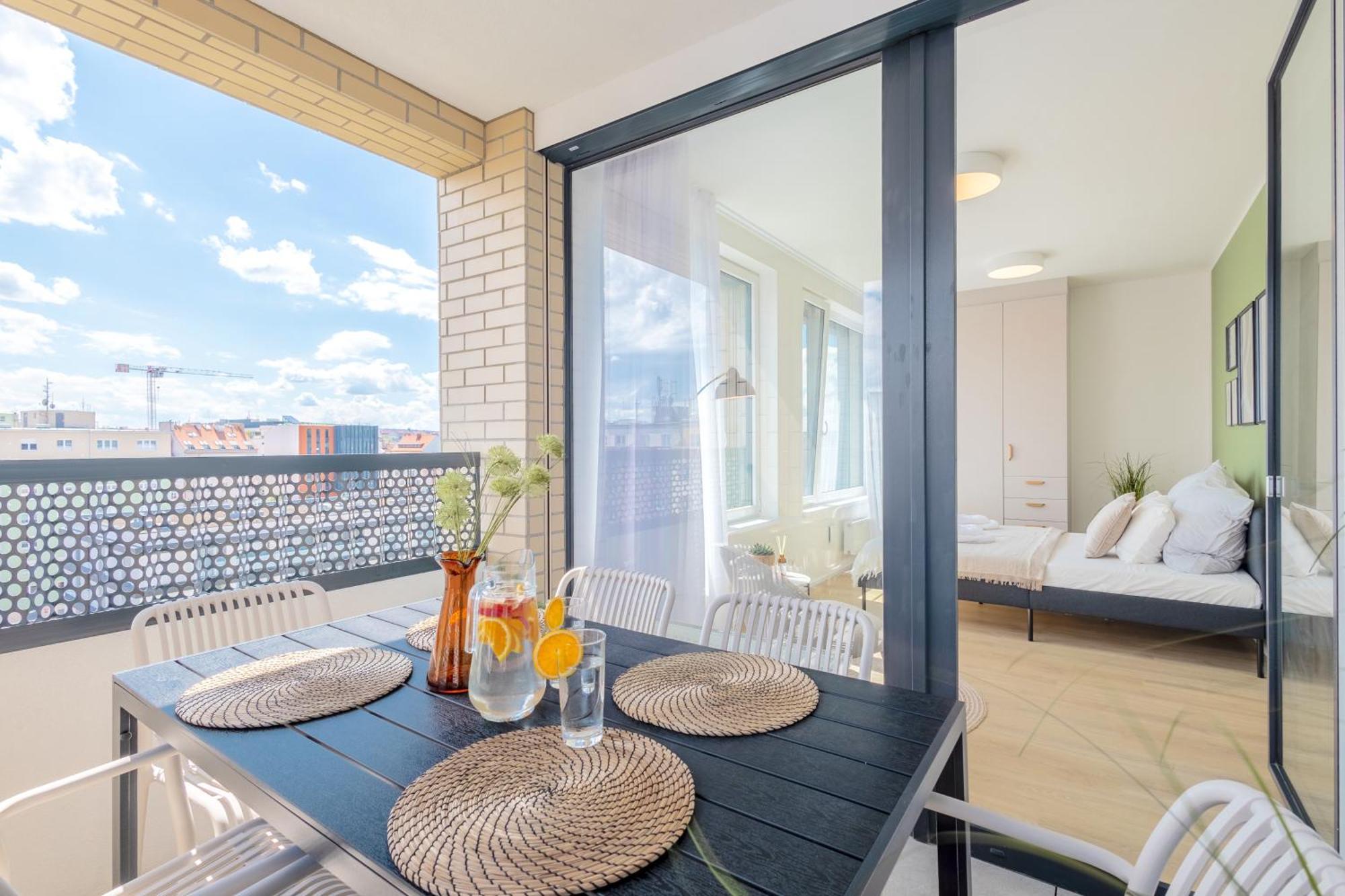 Bright 2Br - 7Th Floor, Balcony, Free Parking By Gravity Prague Leilighet Eksteriør bilde