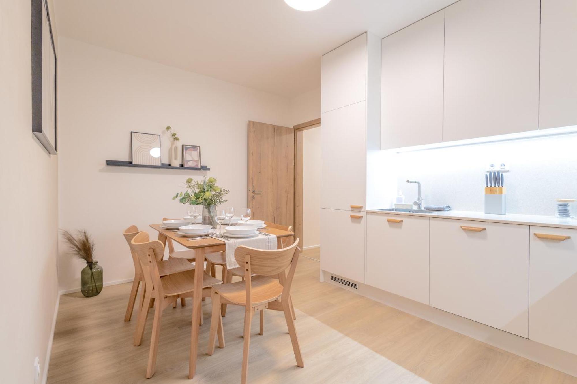 Bright 2Br - 7Th Floor, Balcony, Free Parking By Gravity Prague Leilighet Eksteriør bilde