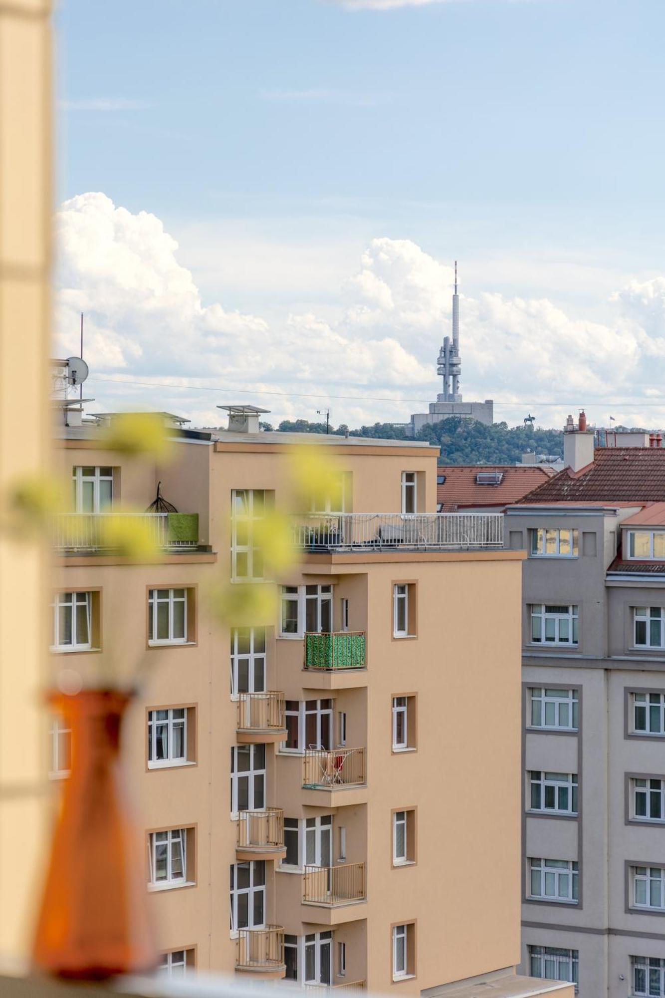 Bright 2Br - 7Th Floor, Balcony, Free Parking By Gravity Prague Leilighet Eksteriør bilde