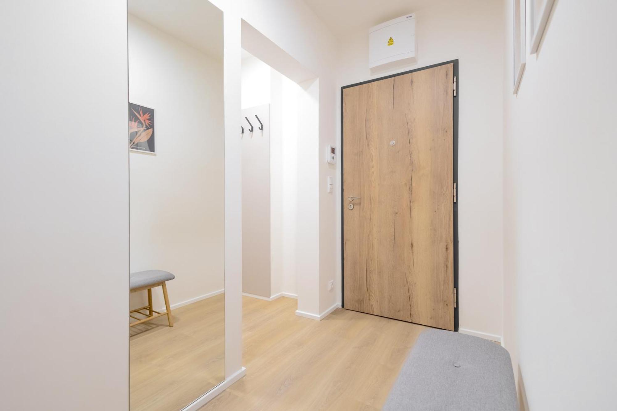 Bright 2Br - 7Th Floor, Balcony, Free Parking By Gravity Prague Leilighet Eksteriør bilde