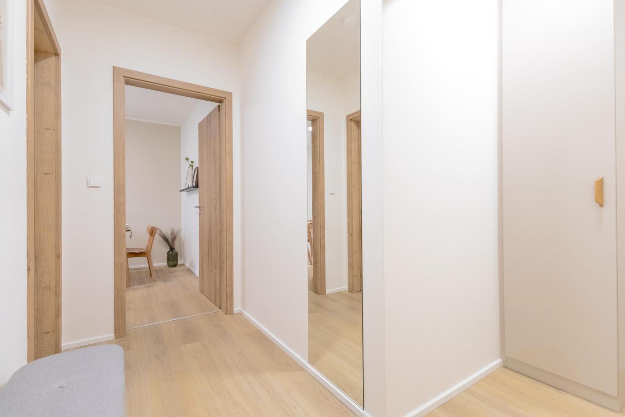 Bright 2Br - 7Th Floor, Balcony, Free Parking By Gravity Prague Leilighet Eksteriør bilde